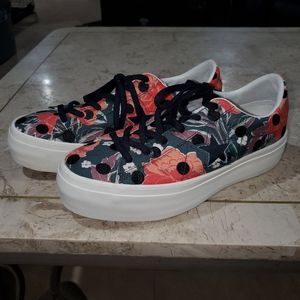 Converse Patterned Platform One Stars